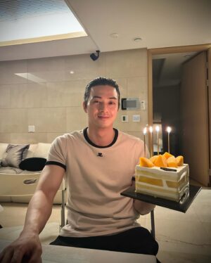 Kim Ji-hun Instagram - _

grateful #HBD

♥️