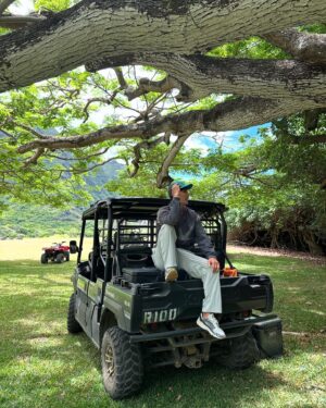 Kim Ji-seok Instagram - .
aloha 🤙🏻 Waikiki 💚