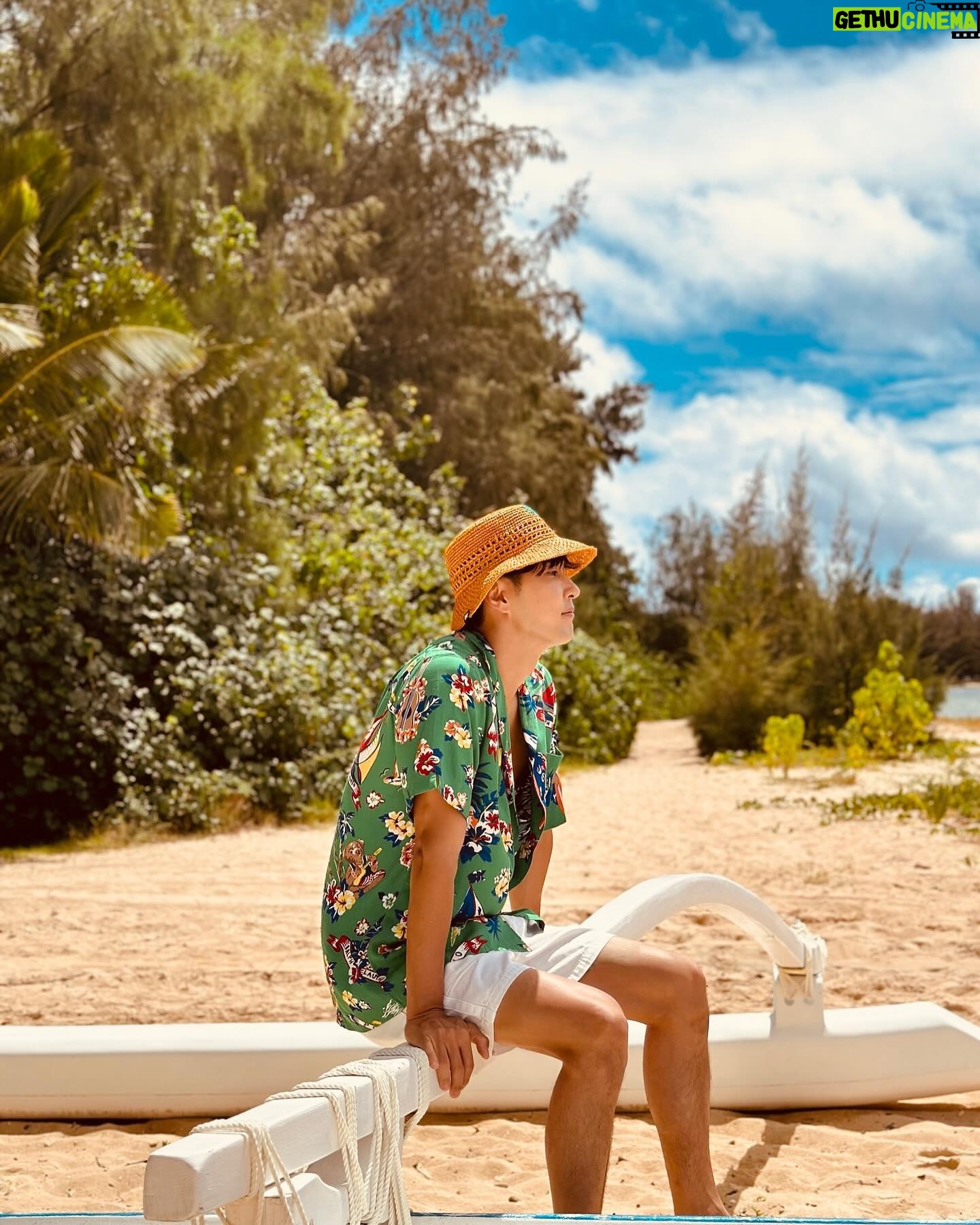 Kim Ji-seok - 20.8K Likes - .
aloha 🤙🏻 Waikiki 💚
