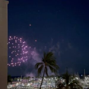 Kim Ji-seok Instagram - .
aloha 🤙🏻 Waikiki 💚