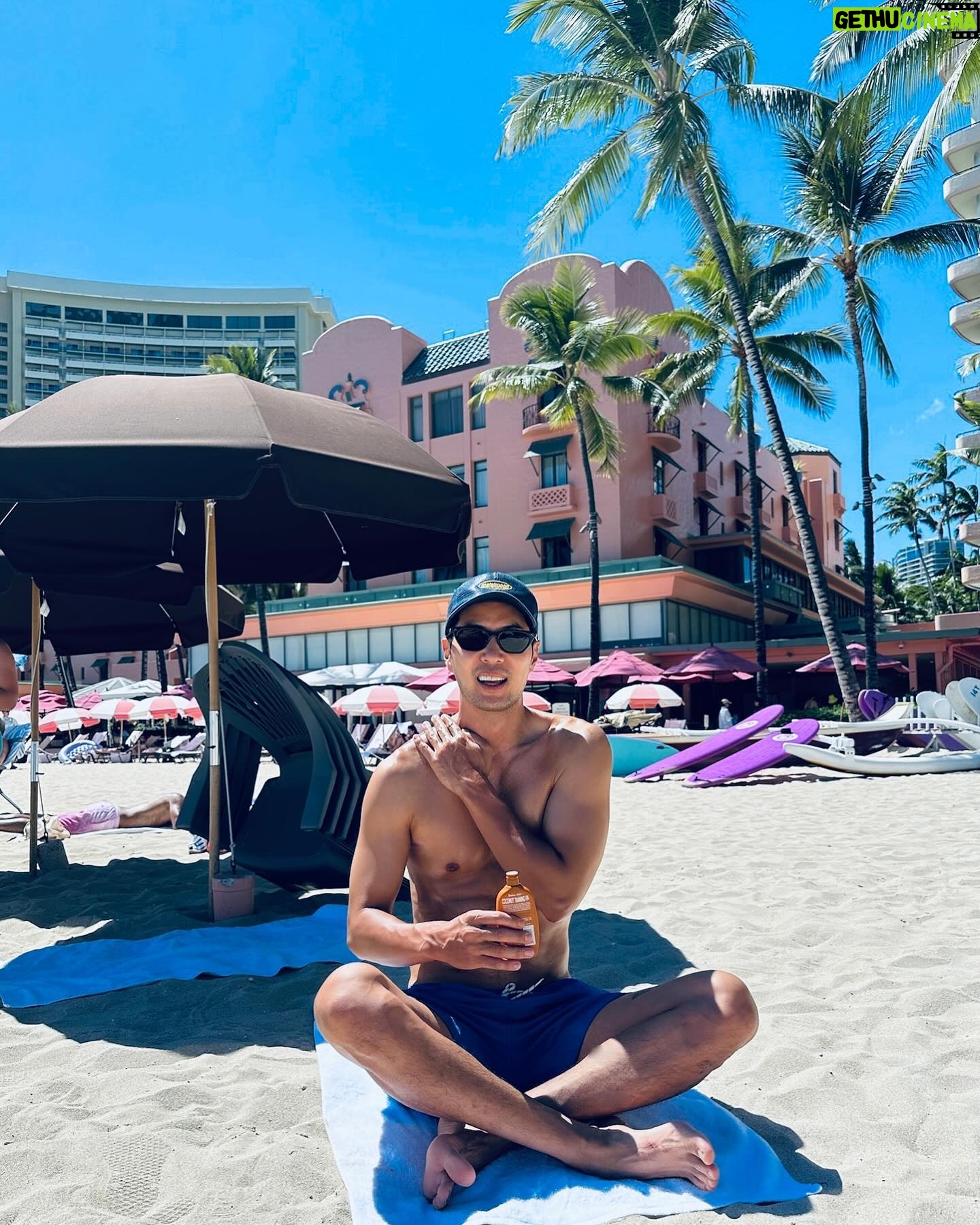 Kim Ji-seok - 20.8K Likes - .
aloha 🤙🏻 Waikiki 💚