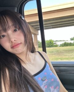 Actress Kim Ji-woo HD Instagram Photos and Wallpapers August 2024