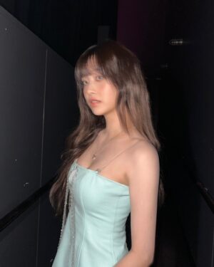 Kim Ji-woo Instagram - 🧚🏻OK💫