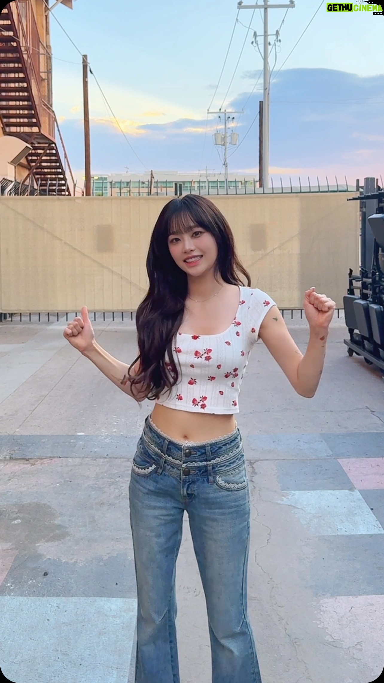 Kim Ji-woo - 394.5K Likes - ⓥⓔⓖⓖⓘⓔ🕺🎶
#CHUU #츄