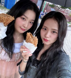 Kim Jisoo Instagram - @hi_sseulgi 슬기랑 데이트 🍑