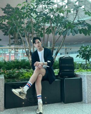 Kim Jun-ho Instagram - .
PARIS출발🇫🇷
#파리올림픽 
#kbs해설위원 
#골든구스
#올림픽에디션