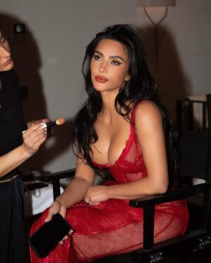 Kim Kardashian Instagram - ♥️🇮🇹🙄🤬🤪😍