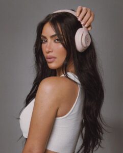 Actress Kim Kardashian HD Instagram Photos and Wallpapers August 2024