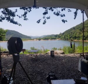 Kim Mi-kyeong Instagram - 환상적인 시간.
뭘 하든, 뭘 먹든,  잠을 충분히 못자도
그저 행복하기만 한 친구들.
캠핑이 주는 여유는 참 좋구나.
고마워 ♥️♥️♥️