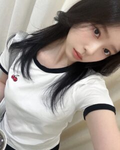 Actress Kim Min-ju HD Instagram Photos and Wallpapers August 2024