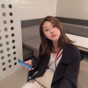 Kim Sae-ron Instagram - 뚜비랑 보탕이랑💜💫💟🦄