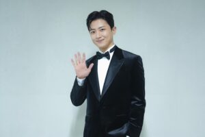 Kim Shin-bi Instagram - 🕴🏻