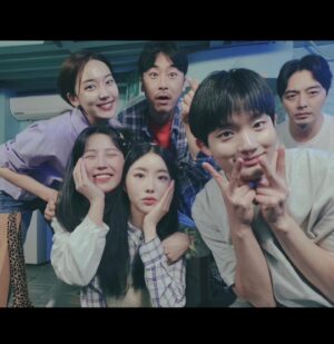 Kim So-ra Instagram - •
임대아파트 공연 끝! 
열정으로 뭉친 동료들과 함께한
연습과 무대에서의 공연은
그저 재밌고 행복했던 기억뿐!
그래서 이번 봄이 유난히 따뜻했나봐요.
오래오래 기억 될 추억 한가득이
또 한번 가슴에 남아서 그저 행복:)
우리 참 뜨겁고 행복했다. 그쵸? 

임대가족들 너무너무 사랑하고
그 동안 임대아파트에 놀러 와주신
언니, 오빠, 친구, 동생들 그리고
관객분들 너무너무 감사합니다🙇‍♀️