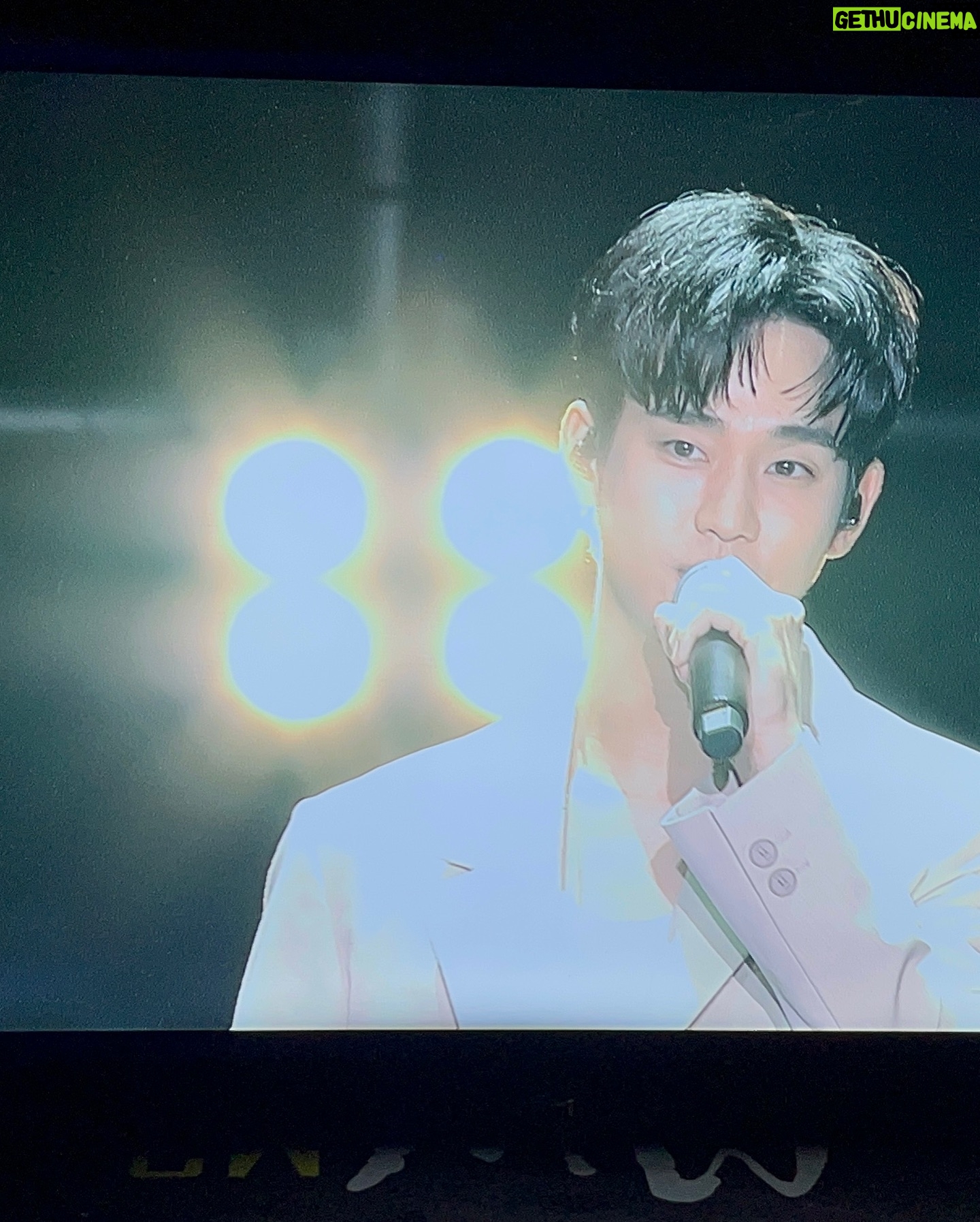 Kim Soo-hyun - 1.8 Million Likes -