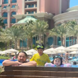 Kim Tae-woo Instagram - 소지해 와 함께 
공연 이후로 몇년만의 두바이
@atlantisthepalm
