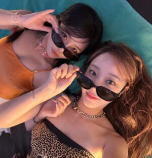 Kim Ye-won Instagram - @hyominsour_official X @daze_dayz

어제 이 시간 이 때쯤을 추억하며 효민사와 하나 더 해야지🫧🧡
진짜 진--------짜 즐거웠단 말이지❣️
즐거운 시간을 만들어준 두분을 위하여
@hyominnn @haengy 
🍀
