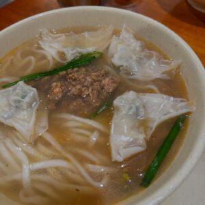 Kim Ye-won Instagram - 제일 행복한 순간....♥ 후루룩🍜 
맛저하세요 !!!!!!!!!!!