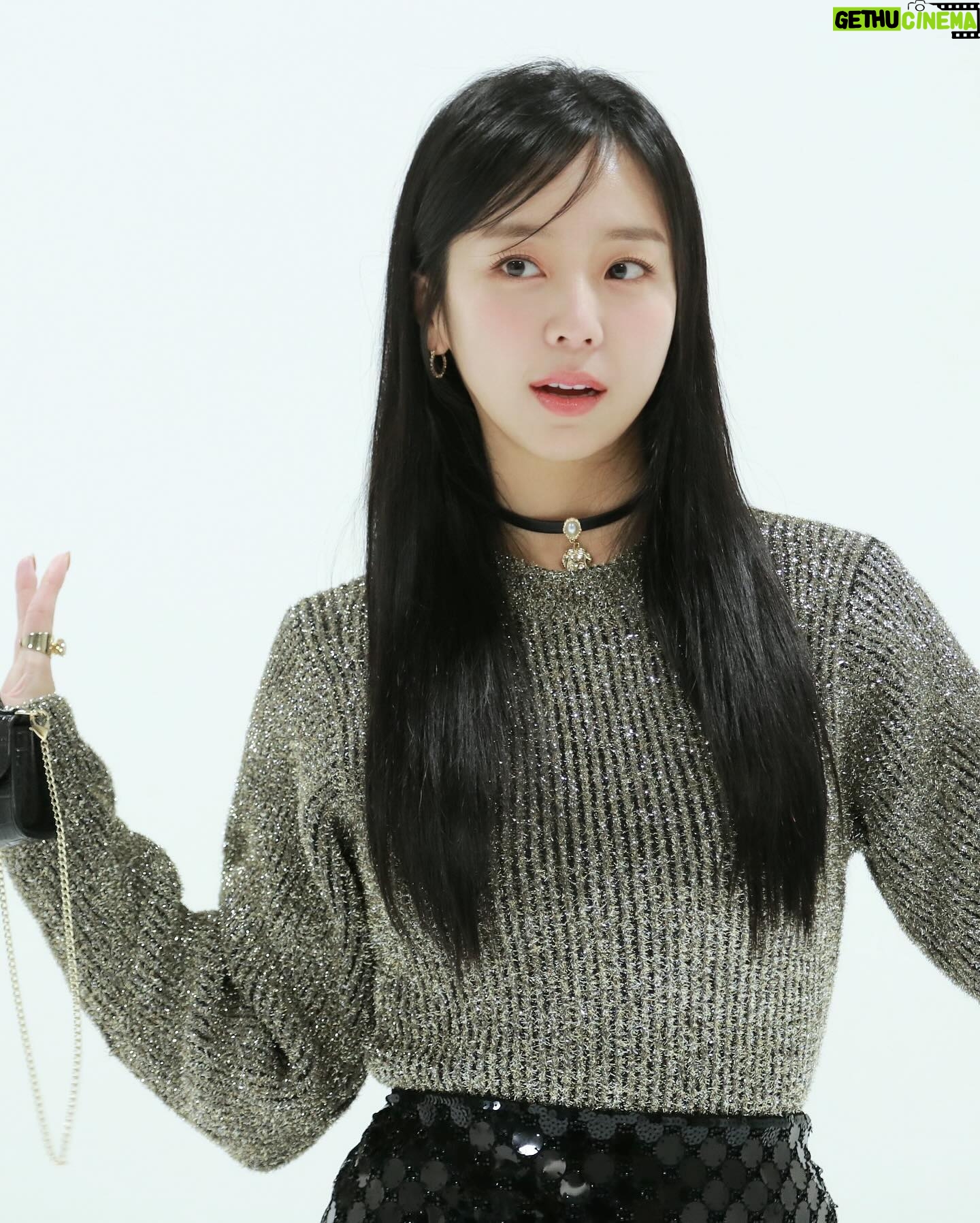 Kim Ye-won - 6.7K Likes - 🖤