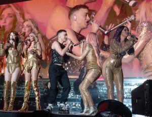 Kimberley Walsh Instagram - What an end to the most amazing summer performing with my girls 🏳️‍🌈. @brightonprideofficial was the absolute perfect way to close this little chapter and this wonderful journey we’ve been on. Your community means so much to us and we appreciate you and the way you hold us up with so much love, joy and respect. I never thought I would get to perform for you here and I’m so thankful I did 🥹. Special thanks to @ollyalexanderr for joining us on stage and bringing pure magic we love you! 💫 Big shout out to @damiensanders1973 for making it happen 💜