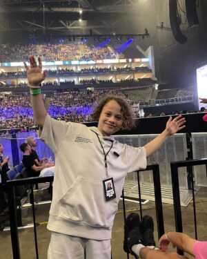 Kimberley Walsh Instagram - WOW. London you were honestly mind blowing 🤯. To do 5 nights at the 02 is honestly beyond any of our wildest dreams but to perform to audiences so full of love and embracing every single moment of our show was just unbelievable. A week I will never forget. Seeing my boys watch with my nephews for the first time and their besties from school just makes my heart so full. The way you have showed up for us on this tour is something I am still processing. As you can probably tell we are coming to the end now and emotions are high 😭. Thank you is all I can say ❤️💫