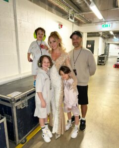 Actress Kimberley Walsh HD Instagram Photos and Wallpapers June 2024