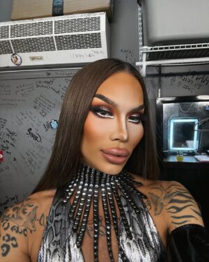 Kimora Blac Instagram - Just being the drag queen that I am ...

Hair by @hairbymaribel