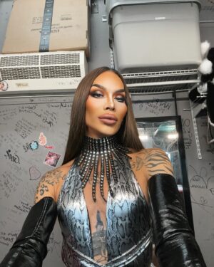 Kimora Blac Instagram - Just being the drag queen that I am ...

Hair by @hairbymaribel