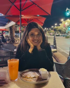 Kinjal Rajpriya Instagram - Opening doors to the World outside is like moving deeper within ourselves 🦋 #TheButterflyEffect 🌈 #InsideOut

A weekend celebrating 1 month in this beautiful country !! A month of wanderlust, sky-gazing, manifesting dreams ✨

• Played golf, visited the casino where the world is no more counting dollars but counting stars😅 to having early Sunday Morning Brekkie at Gold Coast witnessing beautiful sunrise at Surfers Paradise!! #LifeOutOfShell 🐣 

#SeekOutOfExperiences #Travelgram #Australia #Queensland #Foodgram #Brekkie #Pancakes #OrangeJuice #Beach #Goldcoast #Golf #CityLife #Aussie #ThatAmdavadiGirl