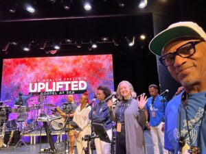 Kirk Whalum Instagram - We ask for God, #theHolyOne to break up the fallow ground in hearts on the sea & on land.  #davekozcruise #gospelhour #upliftedgospelkozcruise Pray & agree with us if you’re awake 😉 we’re about to start the Gospel show! @davidstephenkoz @chriswalkerchat @iamreginabelle @kennylattimore @john.stoddart @ashling.cole @ladyrebeccajade @sheilaedrummer @keikomatsuijazz
