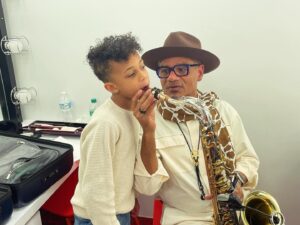 Kirk Whalum Instagram - Backstage at #kafekirk with young @stixfinnie our godson (Aiden) and this is where it all begins 🤷🏾‍♂️ #jazz #sax #saxophone #smoothjazz  #Humanité #pmauriatsaxophones #jodyjazz  #bostonsaxshop  #sdsystems