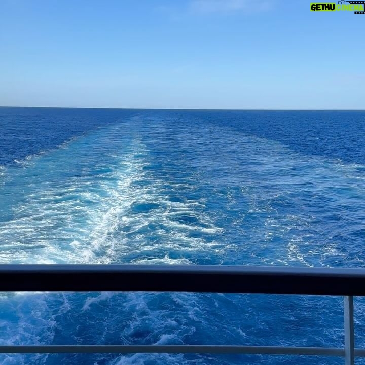 Kirk Whalum - 467 Likes - Today is a good day on @davekozcruise with lots of time to enjoy the stunning view. And pick things up 🤷🏾♂️ #lovingmyjob #epiccool #pillowtalk