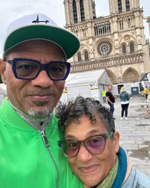 Kirk Whalum Instagram - Happy #juneteenth !!! And HAPPY BIRTHDAY to my angel #chérieamour #masquerida #girlfriend #wifey, the #mom #grandmother #sister & #friend Ruby Ruby RUBY!!! 🤗 Age has a 5 in it, that’s all I know 🤷🏾‍♂️