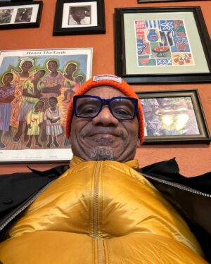 Kirk Whalum Instagram - What sweet potato pecan cobbler 🤷🏾‍♂️#peachcobblerfactory