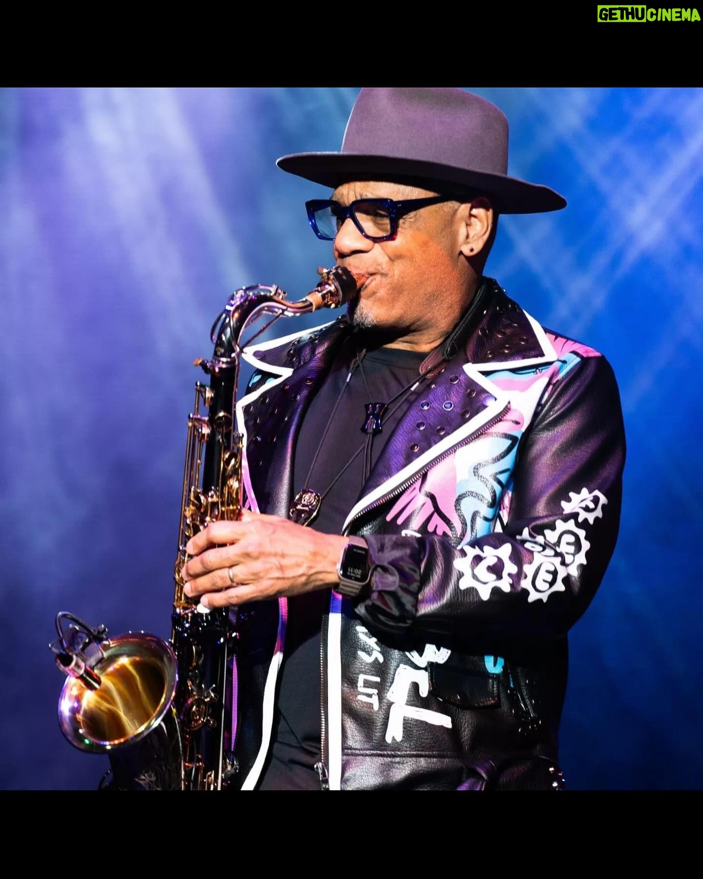 Kirk Whalum - 893 Likes - Can I get a round of applause for this lighting director! 😳 #jazz #sax #saxophone #smoothjazz #Humanité #pmauriatsaxophones #jodyjazz #bostonsaxshop #sdsystems