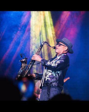 Kirk Whalum Instagram - Can I get a round of applause for this lighting director! 😳 #jazz #sax #saxophone #smoothjazz  #Humanité #pmauriatsaxophones #jodyjazz  #bostonsaxshop  #sdsystems