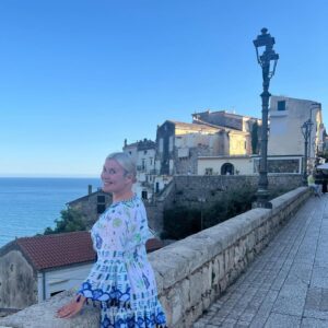 Kirsi Alm-Siira Instagram - Rome and Sperlonga with my girls 🩷