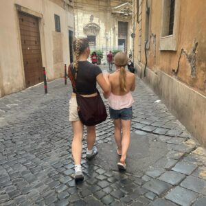 Kirsi Alm-Siira Instagram - Rome and Sperlonga with my girls 🩷