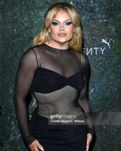 Actor Kitty Scott-Claus HD Instagram Photos and Wallpapers August 2024