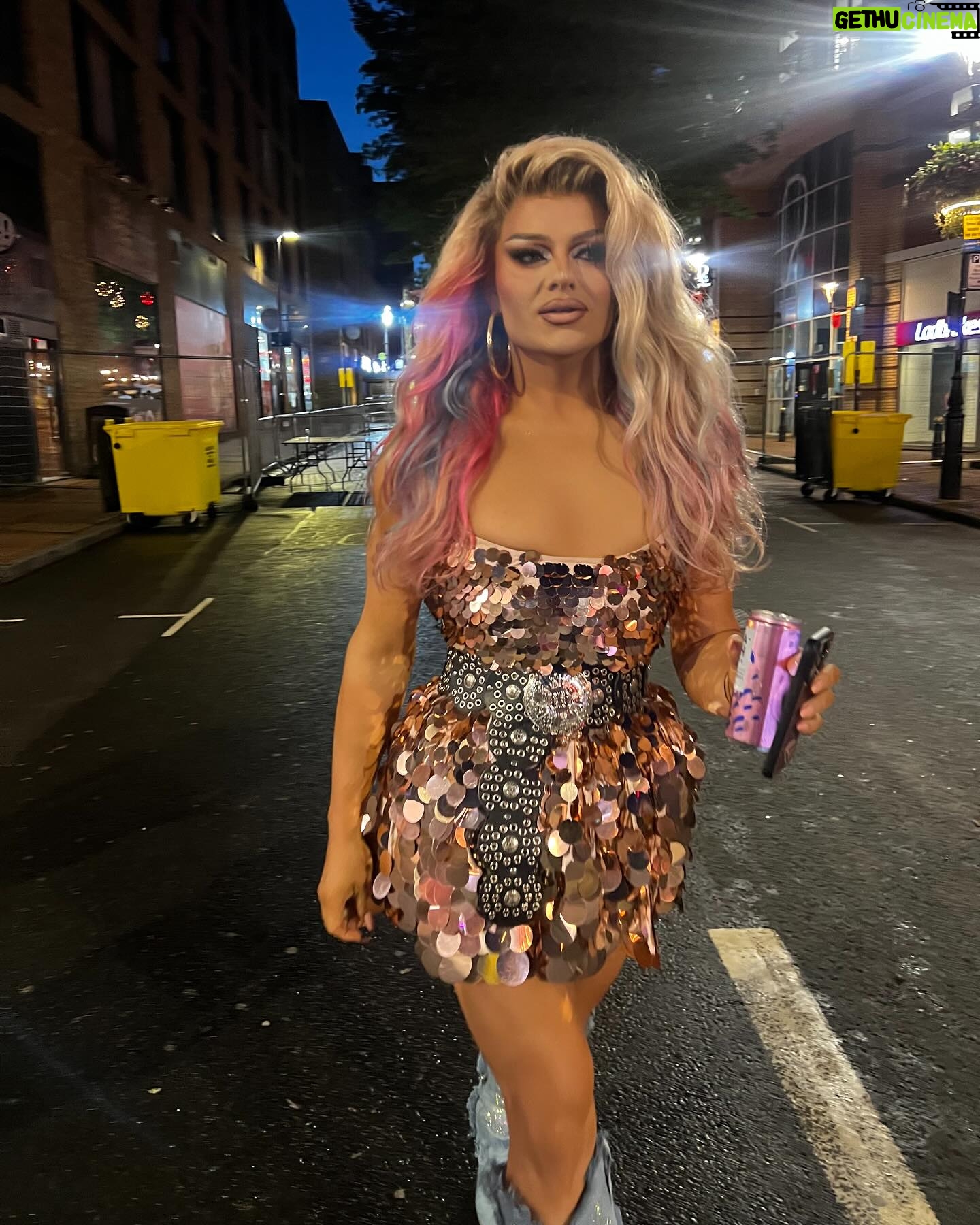 Kitty Scott-Claus - 9.1K Likes - Birmingham Pride ✅
Thank you so much for having me @thenightingaleclub @blanche_dragqueen! Had the best night celebrating @birminghampridefestival last night! 💖🏳️🌈🏳️⚧️🙌🏼
Hair @stevenaustinhairartist