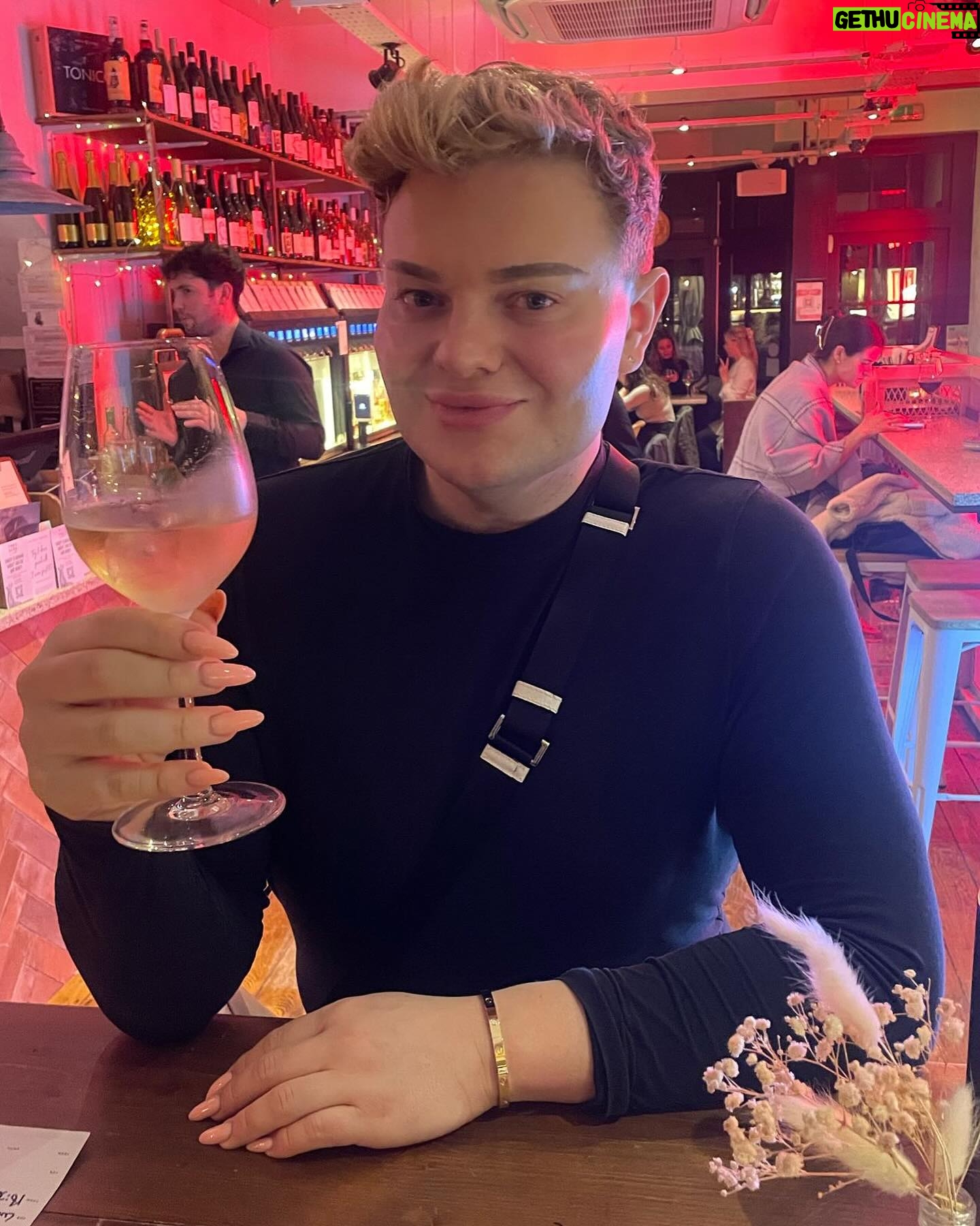 Kitty Scott-Claus - 4.5K Likes - I don’t know about you.. but I’m feeling THIRTY TWO 💖✌🏼
Thank you for all your lovely messages- I’m really feeling the love and so grateful for everyone’s lovely words. Had the best day with the best people 💖