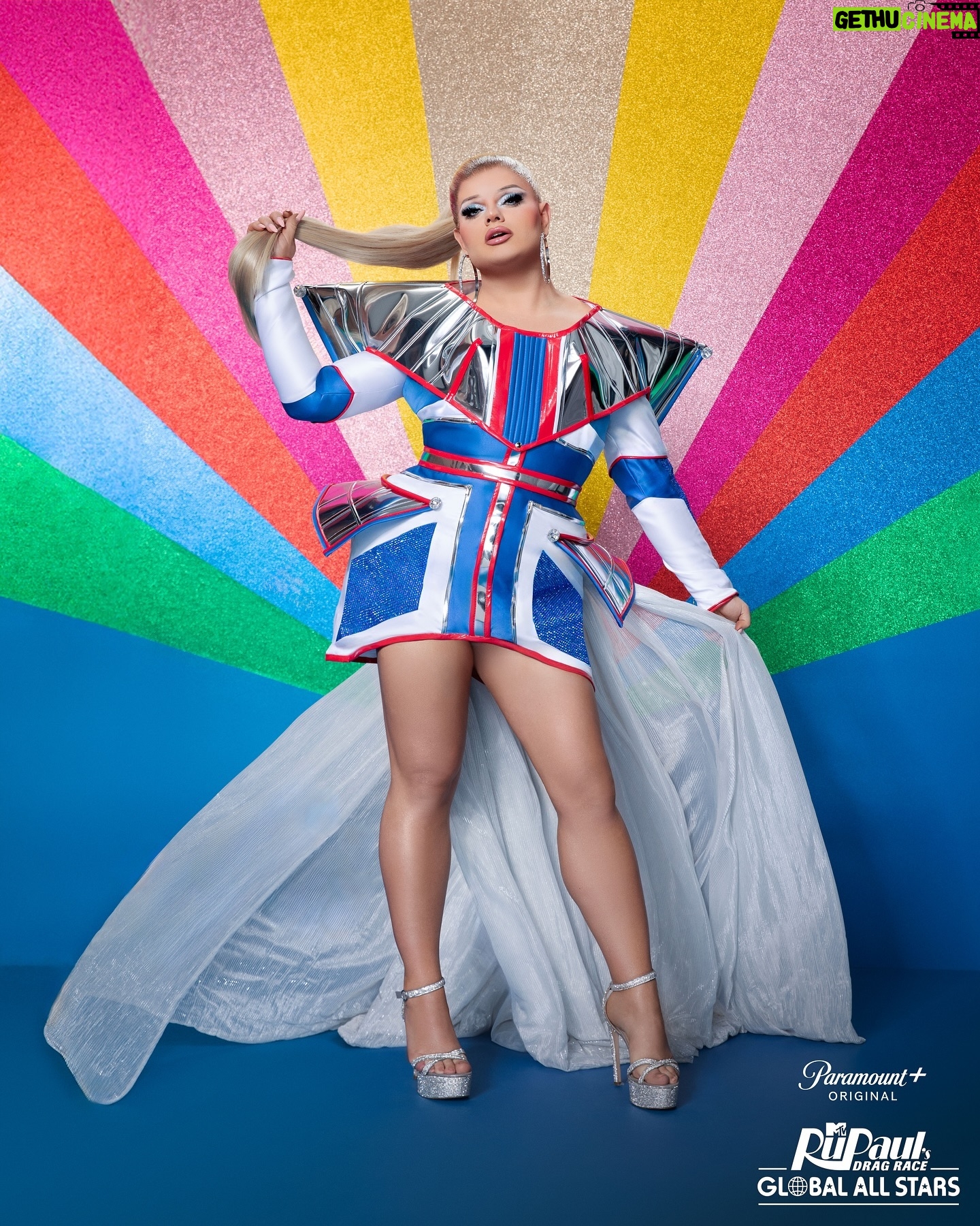 Kitty Scott-Claus - 35.8K Likes - This kitty don’t bite! 🐾 @kittyscottclaus is ready for #GlobalAllStars – starts streaming AUGUST 16 on @paramountplus! 💋