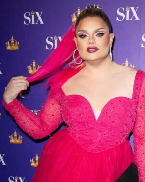 Kitty Scott-Claus Instagram - I think we can all agree, I’m the ten amongst these three’s 💖👑 
Had the best time celebrating six years of @sixthemusical with the most fabulous company. Now if they were ever do a drag version of six.. I already have the hair sorted.. so call me @thetobymarlow @mucyloss 😂

📸 by @craig.sugden.photography 
Hair by @feeltheflesh and @walklettwigs