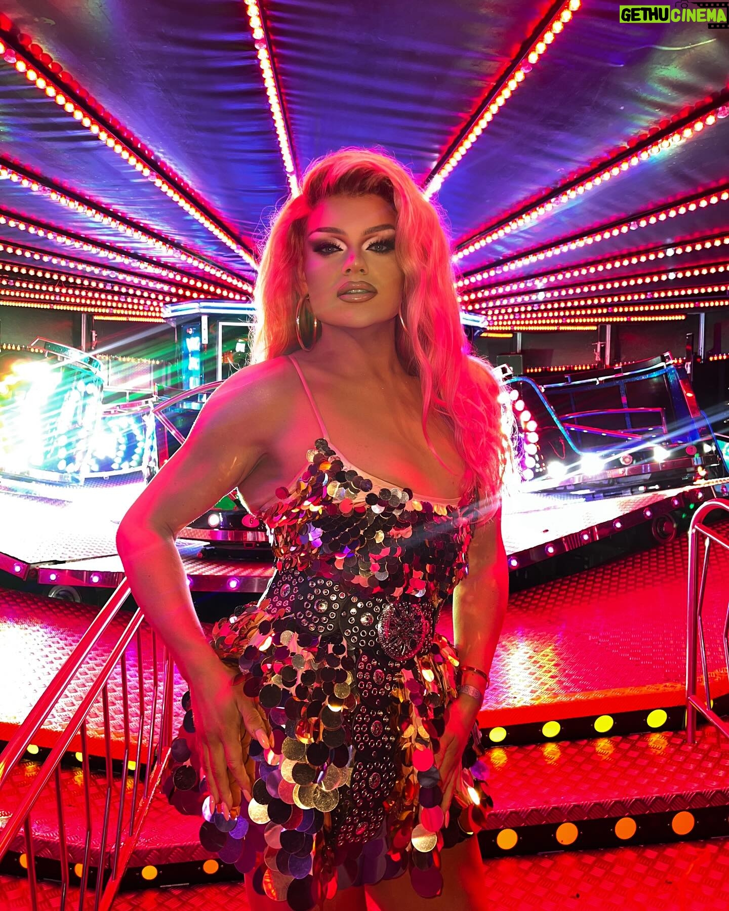 Kitty Scott-Claus - 9.1K Likes - Birmingham Pride ✅
Thank you so much for having me @thenightingaleclub @blanche_dragqueen! Had the best night celebrating @birminghampridefestival last night! 💖🏳️🌈🏳️⚧️🙌🏼
Hair @stevenaustinhairartist