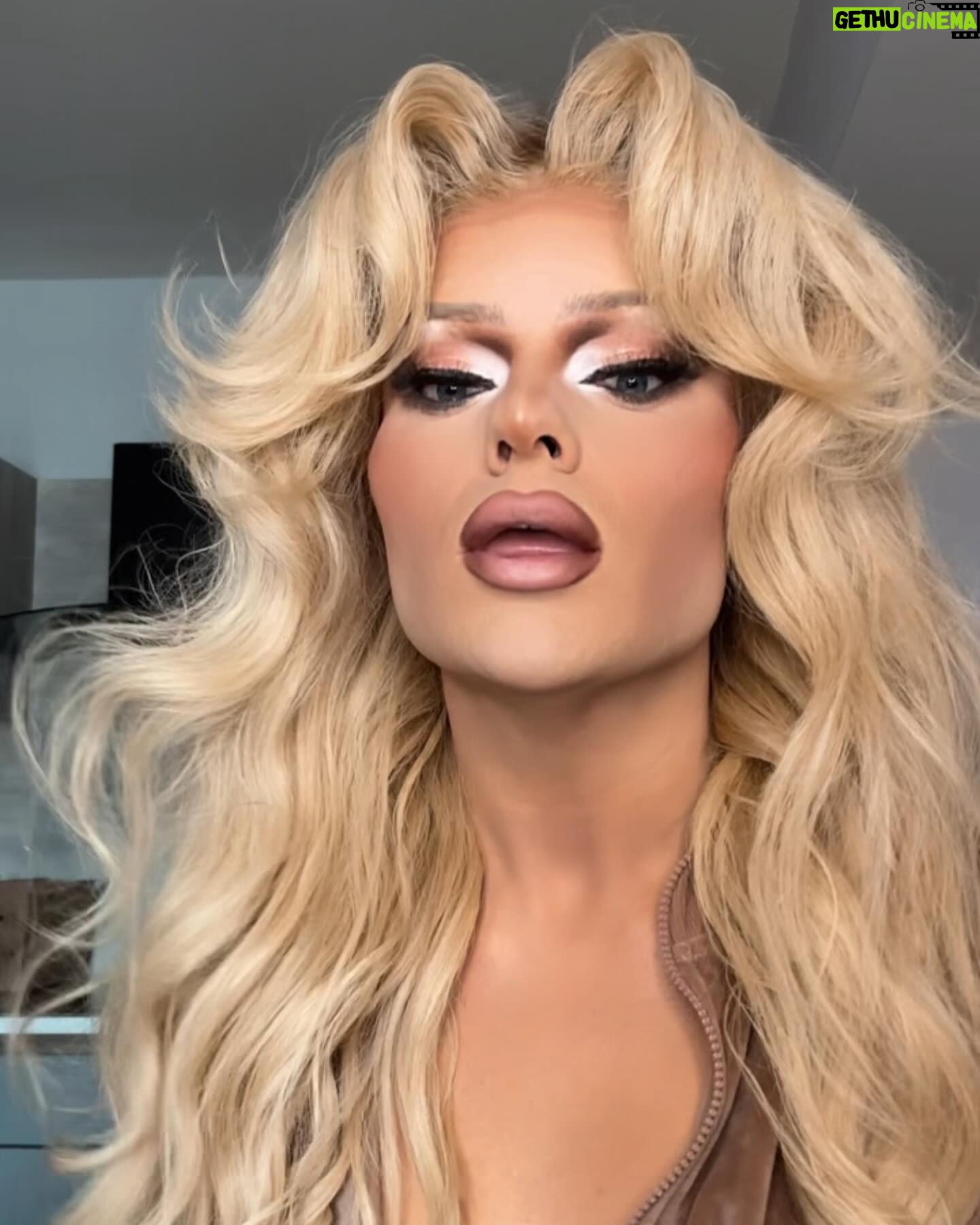 Kitty Scott-Claus - 4.9K Likes - June dump 🥰🫶🏼🏳️🌈🏳️⚧️💖