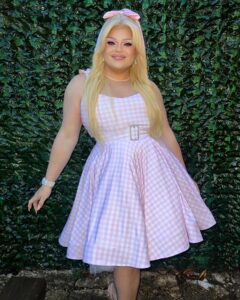 Actor Kitty Scott-Claus HD Instagram Photos and Wallpapers October 2023