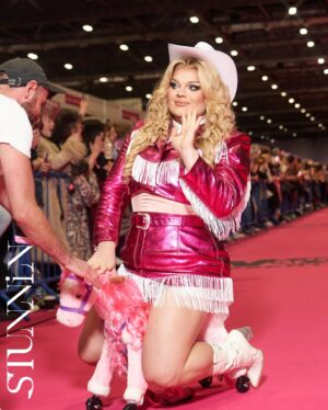 Kitty Scott-Claus Instagram - I wanna do the Pink Carpet again and again (if my little horse can handle it). How amazing was @rupaulsdragcon?! I had so much fun meeting you all! 

Outfit by @joshuahansler 
Pictures by @stunnin.mag