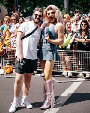 Kitty Scott-Claus Instagram - Channeling my best Bridget Jones reporting for Sit up Britain- jokes, had the best time reporting for @gaystarnews for @prideinlondon. Thank you so much @conorclark- we had a ball talking to the most fab people!

📸 by @jade.fi1m for @gaystarnews