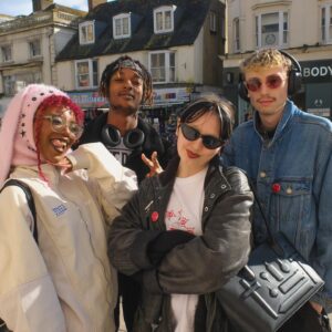 Kizzy Edgell Instagram - guess who got a new camera to take PICTURES OF MY BRILLIANT FRIENDS
