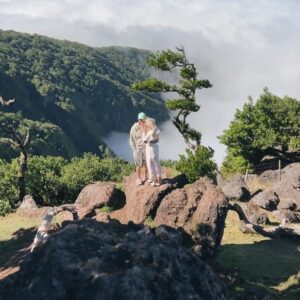Klavdiya Vysokova Instagram - Наша любовь - пожар. Прилетели на остров и он загорелся. Не летают самолеты, но любовь - выше облаков ❤️