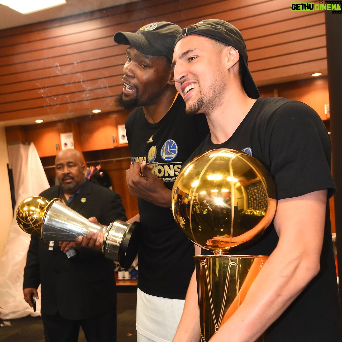 Klay Thompson - 2 Million Likes - Oh Bay Area , there are not enough words and images to convey how I really feel about yall . From the bottom of my heart, thank you so much for some of the best times of my life. It was such an honor to put that Dubs jersey on from day 1. I really just wanted to be the best I could be and help bring as many championships as possible to the region. The best part was not the rings though, it was the friendships I made that will last a lifetime . My family and I would like to thank all of the amazing people who work tirelessly to make the @warriors organization world-class. Don’t be sad it’s over, be happy it happened . Until we meet again. Sea captain out 🫡
#foureverchamps #splashbros4life #oaklandforever